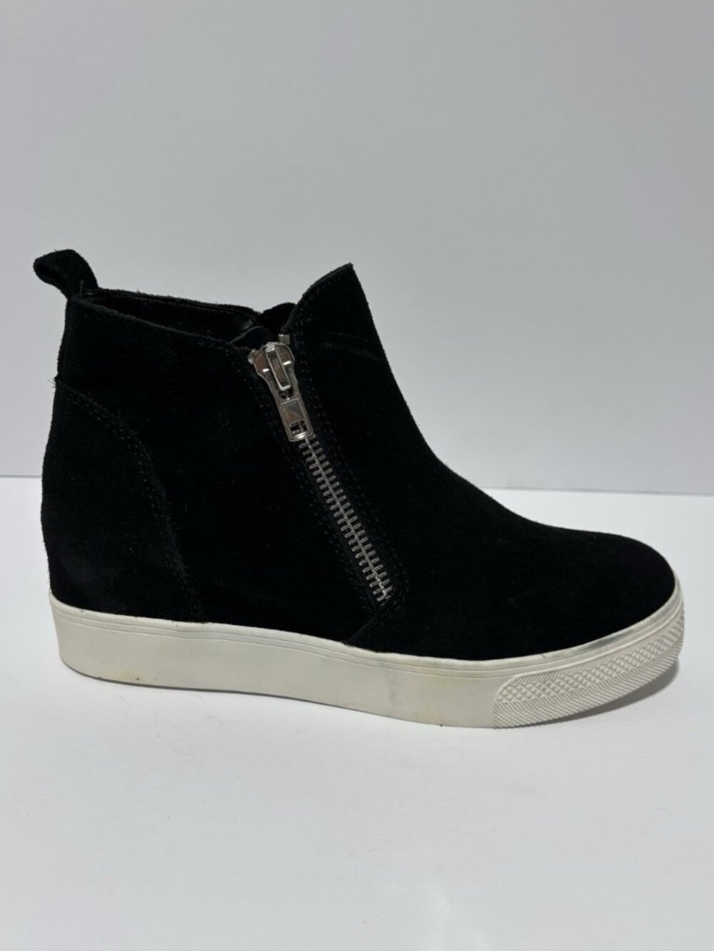 Steve Madden Women’s Wedgie Black Suede Sneakers, Size 8.5 M